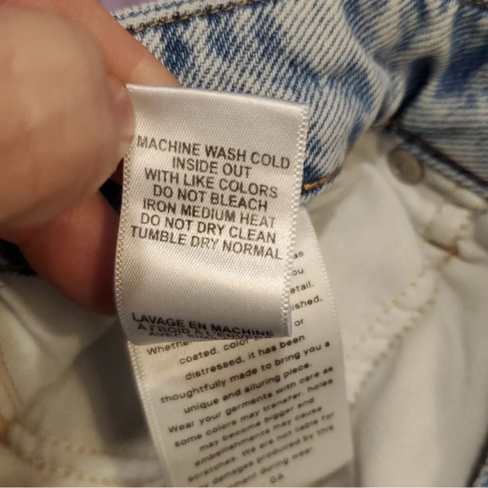 ๐ Good American 90s Distressed Light Blue Jeans ๐ - Picture 9 of 11